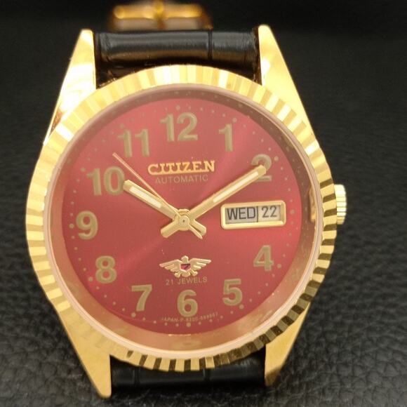 Vintage 1972 Citizen Automatic Mens Gold Watch W/daydate & Red accents - Picture 4 of 10